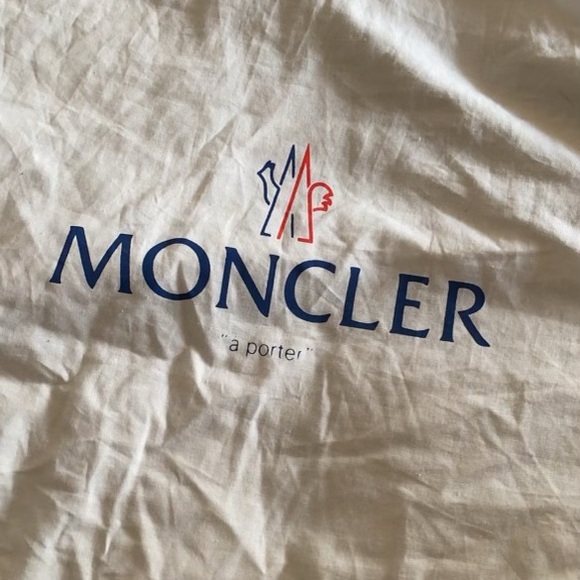 Moncler Purse - Picture 7 of 14